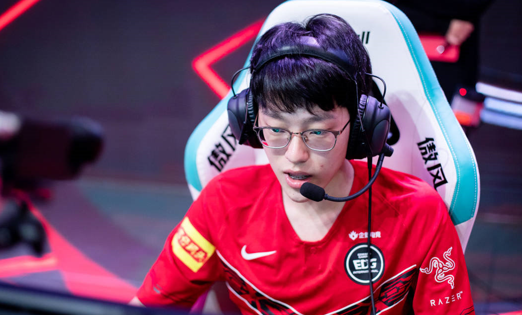 Scout回归赛场，战术调整首场状态亮眼，雄鹿观众沸腾！的简单介绍